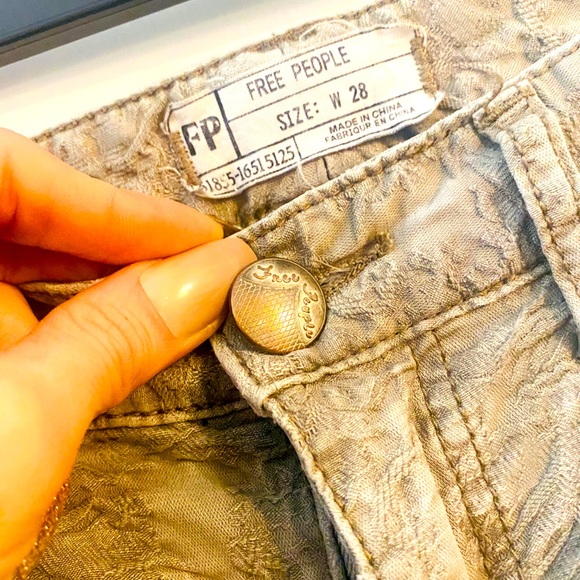 FREE PEOPLE TEXTURED JEANS!! Sz 28 - Picture 1 of 4